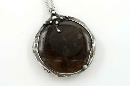 Zatmění - záhněda